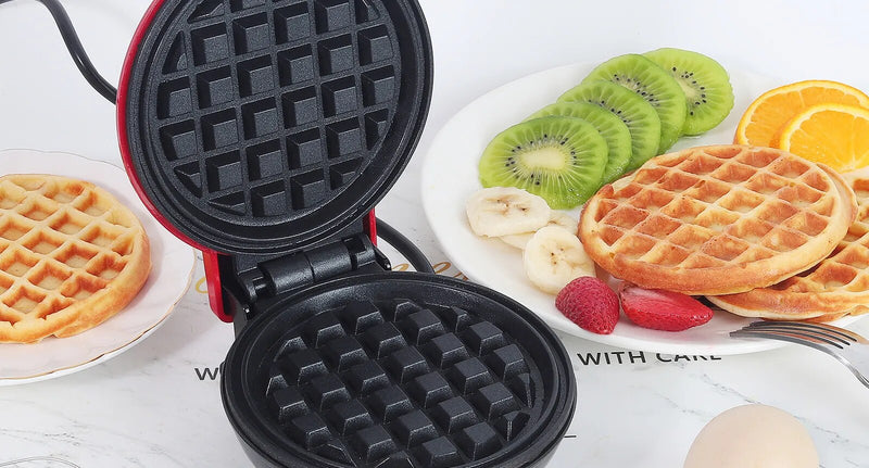 Maquina Mini Waffle Breakfast (Brinde: E-book com + de 35 receitas.)